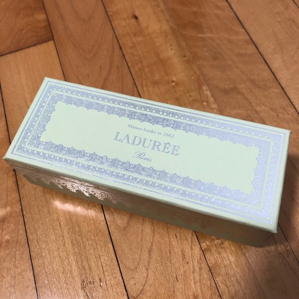 Laduree Macaroon Box